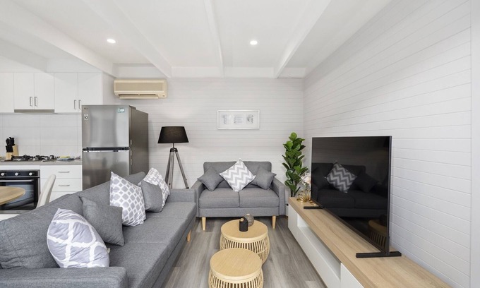 Rosebud Apartamento | 2-Bed Rosebud Apartment with BBQ & Garden