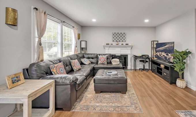 Bynum Casa | 2 BED, Tv, Moroccan Style, kids essentials, Walk to Golf, close to shopping
