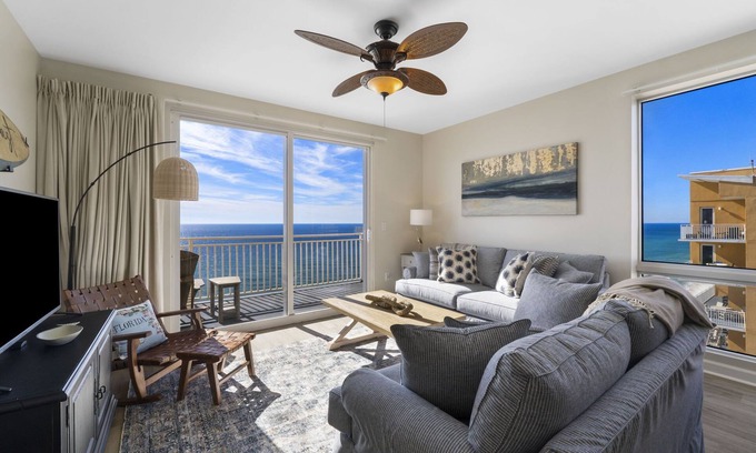West Panama City Beach Condominio | Condo in the Clouds Penthouse at Splash Resort