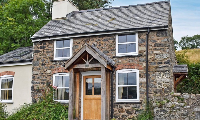 Llanrhaeadr-ym-Mochnant Casa | 2 bedroom accommodation in Llanrhaedr-ym-Mochnant