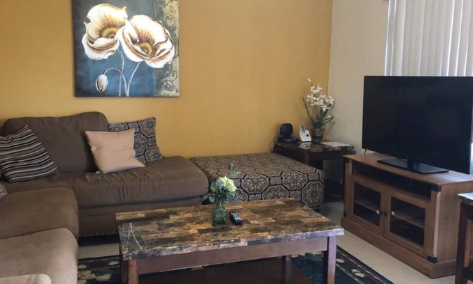Tamuning Apartamento | 2 Bedroom 1 Bath Near Hospital and Shopping and Beach