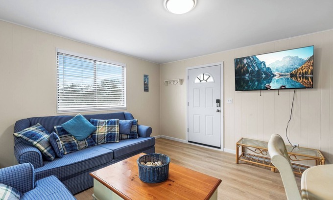 Fenwick Island Condominio | 2 Bedroom, 1 Bath, Senior Week and Groups welcome