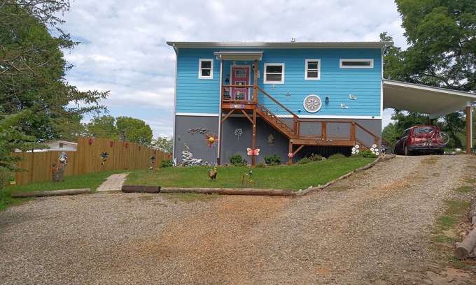 Woodfin Casa | 2 Bedroom 2 Bath Apt w Mountain Views - Water, Electric & Internet ON