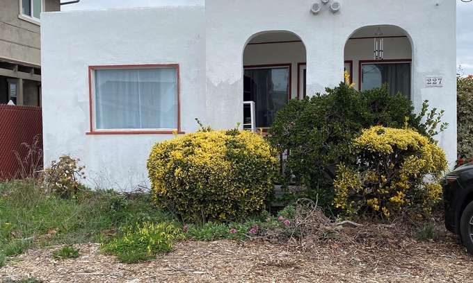 Alameda Casa | 2 bedroom 2 bath house in Alameda with free parking