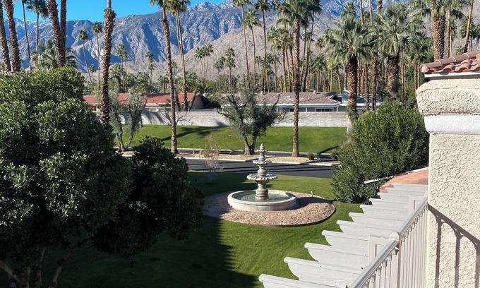 Palm Springs Condominio | 2-bedroom 2-bath Remodeled Condo
