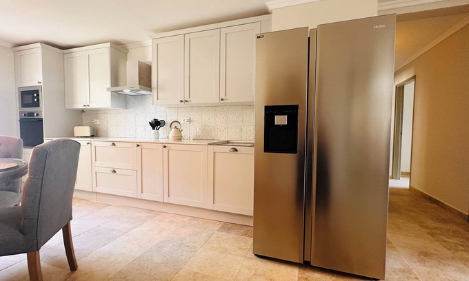 Vaugines Apartamento | 2 Bedroom, 2 Bathroom Apartment near Lourmarin - Apartment 1