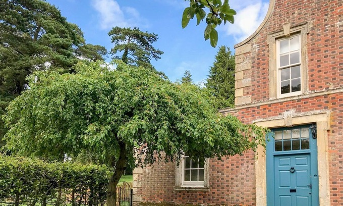 North Marston Cabaña | 2 bedroom accommodation in Middle Claydon, near Buckingham