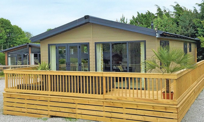Little Weighton Cabina | 2 bedroom accommodation in Little Weighton, Nr Beverley