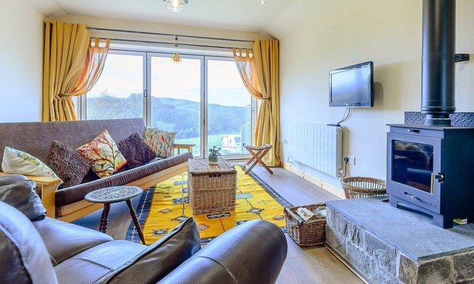 Ammanford Cabaña | 2 bedroom accommodation in Tairgwaith
