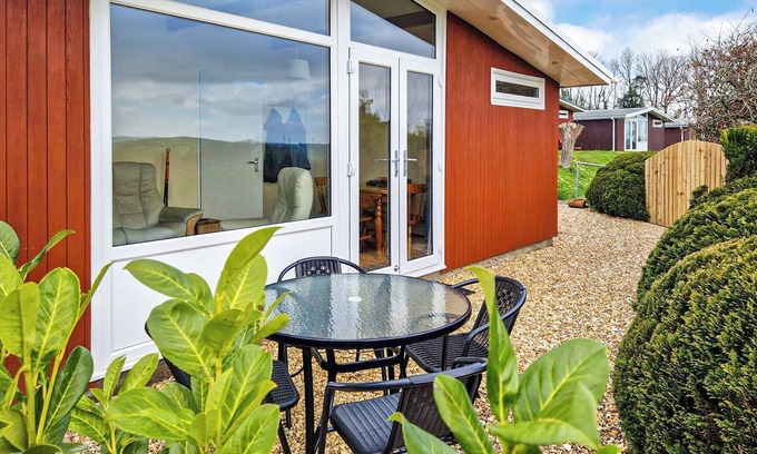 Llanybri Cabaña | A peaceful place to enjoy the Carmarthenshire countryside and coast.