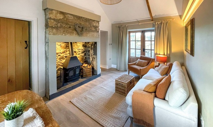 Stannersburn Cabaña | Escape to Night Sky Cottage, a cosy, contemporary retreat in Northumberland National Park.
