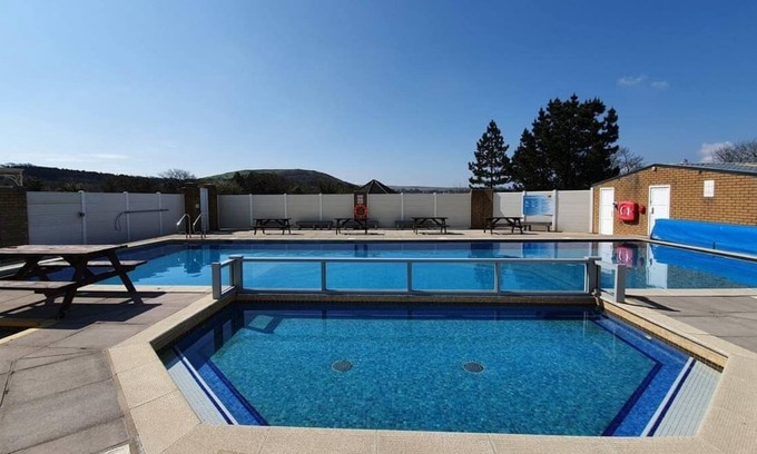 Llanrhidian Casa | 2 bedroom accommodation in Swansea