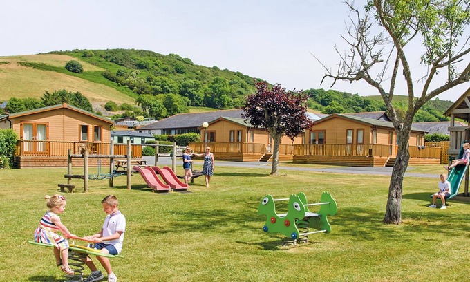 Llanrhystud Cabina | 2 bedroom accommodation in Llanrhystud, Cardiganshire