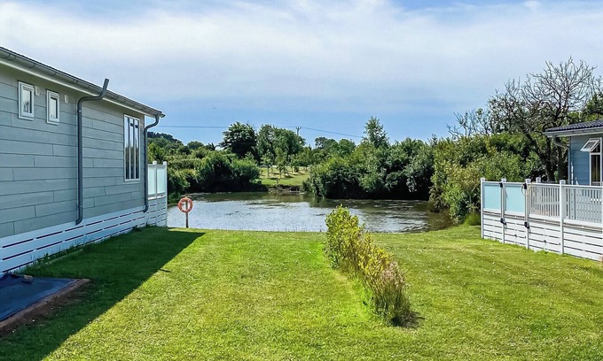 St. Florence Cabina | 2 bedroom accommodation in St Florence, Tenby