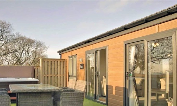 Ayr Cabina | 2 bedroom accommodation in Ayr, Ayrshire