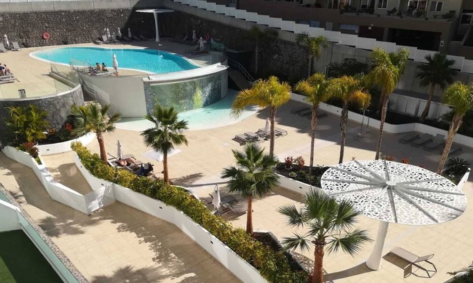 Playa Paraiso Apartamento | 2 bedroom apartment with heated pool, WIFI near the beach.