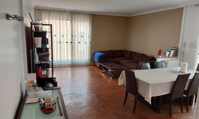 Quartier de l'Ecole-Militaire Apartamento | 2 bedroom apartment, a kitchen and big living room in Paris 15 Cambronne metro