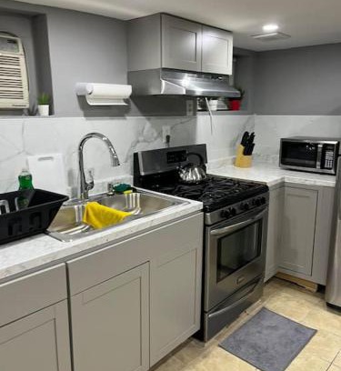 Hillside Apartamento | 2 Bedroom Apartment By AirportS