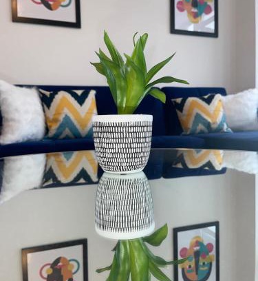 Flitwick Apartamento | 2 Bedroom Apartment - Flitwick - Contractor Friendly - Tourist Ready - Full Kitchen - WiFi - Smart TV - Sofa Bed - FREE Parking - Ideal for Short or Long Stays