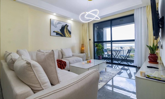 Kilimani Casa | 2-bedroom apartment in fabulous Nairobi Himalaya Heights with fitness room, WiFi