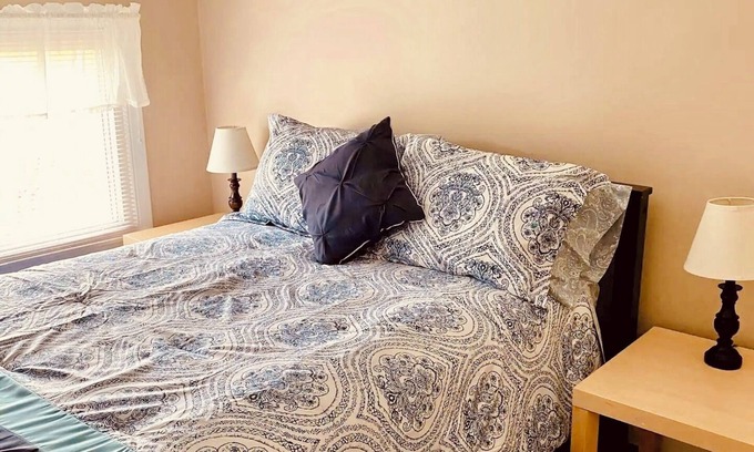 Clayton Apartamento | 2-bedroom apartment just a short walk from the Saint Lawrence River.