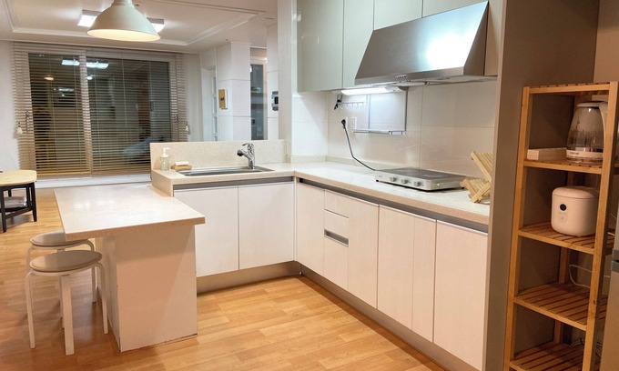 Bundang-gu Apartamento | 2 bedroom apartment in West Pangyo. Great for long stays