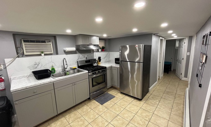 Hillside Apartamento | 2-bedroom apartment near AirPort
