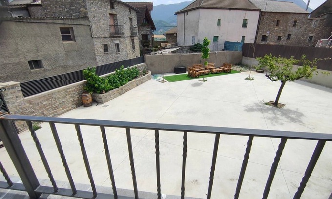 Senegue Apartamento | 2 bedroom apartment near ski Panticosa Formigal Pyrenees Aragon
