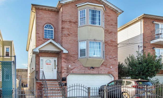 Ironbound District Apartamento | 2-Bedroom Apartment Near EWR & NYC – Free Parking, Family-Friendly