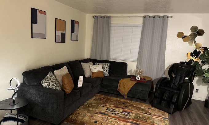 Clearfield Apartamento | 2 bedroom apartment with massage chair!
