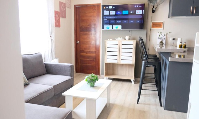 Lahug Apartamento | 2-Bedroom Boutique City Condo - Newly Renovated!