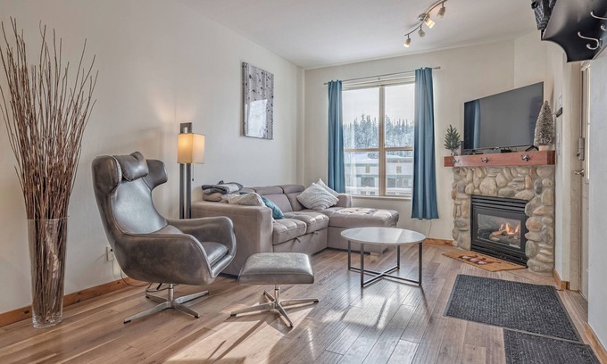 Silver Star Mountain Condominio | 2 bedroom/2 bathroom ground-level, newly renovated, corner condo at Creekside