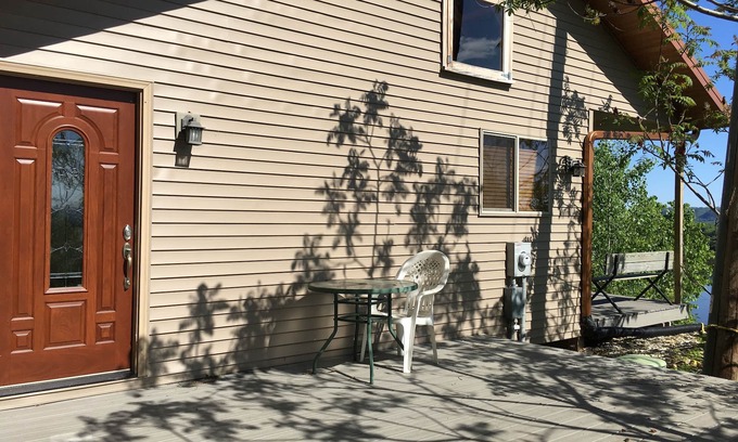 Lansing Cabina | 2 Bedroom Cabin Fantastic Mississippi River View