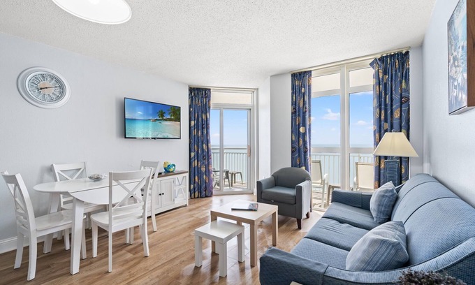 Crescent Beach Condominio | 2-bedroom condo in awesome North Myrtle Beach with pools, hot tubs and more!