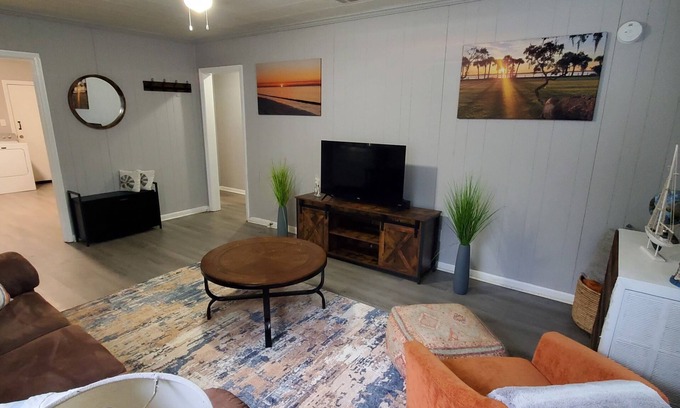 Brunswick Casa | 2 bedroom Coastal bungalow minutes from St Simons