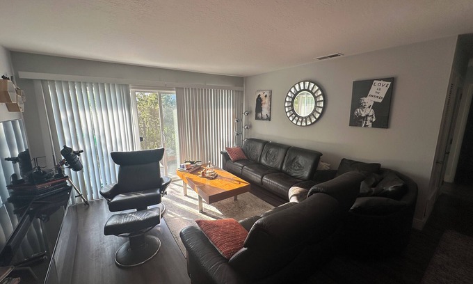 San Rafael Condominio | 2-bedroom condo in welcoming Terra Linda. Serene & convenient, fully equipped.