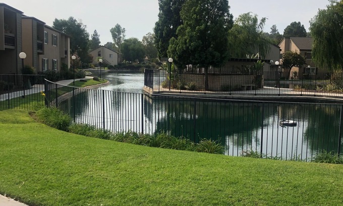 Valencia Condominio | 2 bedroom Condo near 5 fwy. Valencia, Magic Mountain and College of the Canyons.