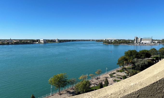 Corunna Condominio | 2-Bedroom Condo with WiFi, AC with Million Dollar View of the St.Clair River