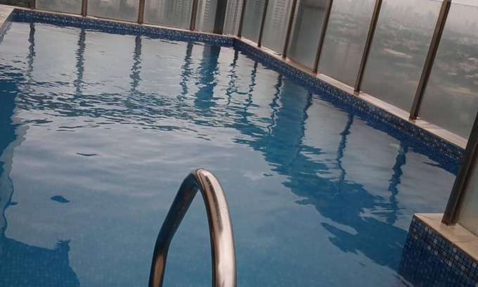 Quezon City Condominio | 2 Bedroom Condominium with FREE Unlimited Internet & NETFLIX for 4-5 Person