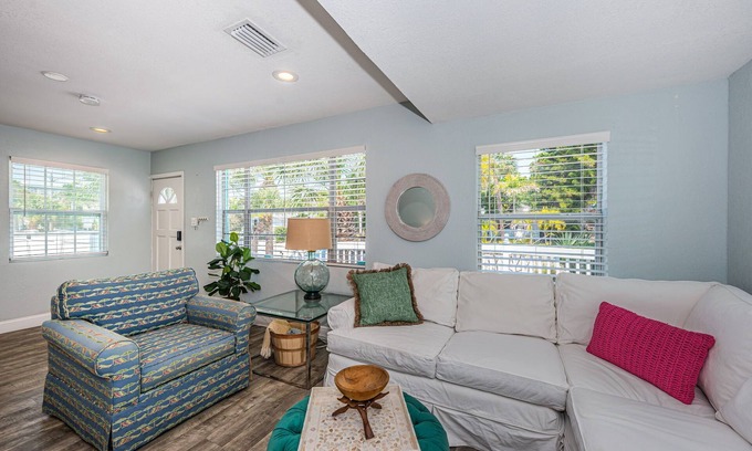 St. Pete Beach Cabaña | 2 BEDROOM COTTAGE ON ST.PETE BEACH- FULLY RENOVATED- OUTDOOR BBQ AND DINING AREA