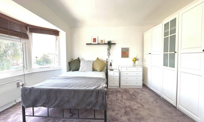 London Borough of Ealing Apartamento | 2 bedroom entire flat, 15 min from tube station, family friendly