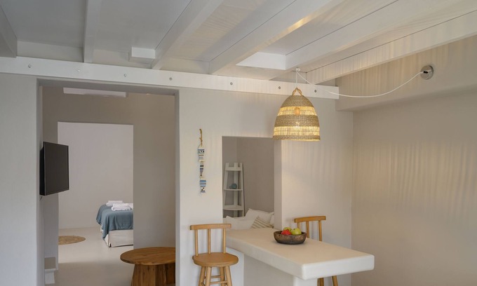 Megalochori Casa | Water Cave -