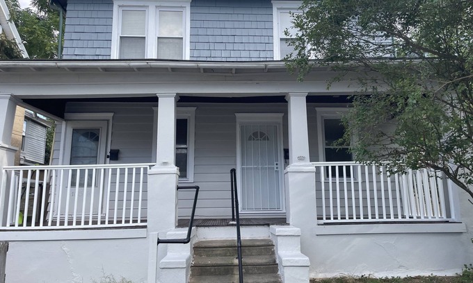 Sharon Hill Apartamento | 2 Bedroom Fully Furnished, Pets Welcomed, W/D in unit, private parking,