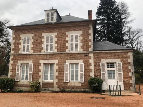 Charmeil Casa | 2 bedroom Gîte-Cottage- Chateau de Charmeil
