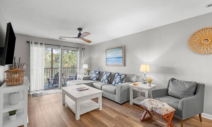 Pawleys Island Villa | 2 Bedroom Golfer's Getaway Sleeps 4