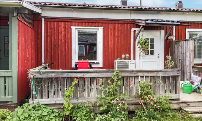 Tomta Casa | 2 Bedroom Gorgeous Home In Hallstavik