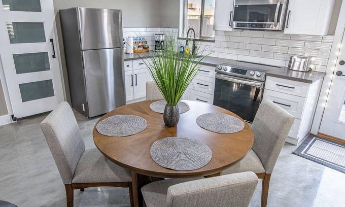 Buckeye Casa | Charming 2-bedroom casita, private backyard with grill, putting green,cornhole