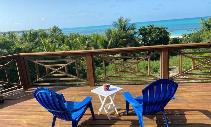 Orange Creek Casa | 2 Bedroom Home on the Prettiest Bay in North Cat Island