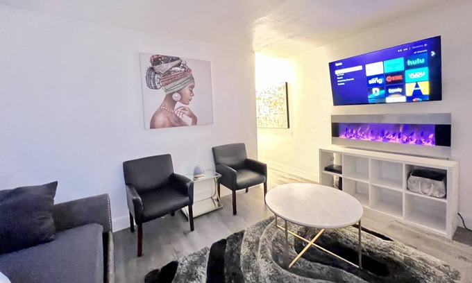 Vernon Casa | 2 Bedroom Home W/ Washer & Dryer ✨