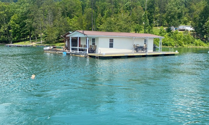 Speedwell Alquiler De Eote | 2-bedroom house boat in charming Speedwell with AC